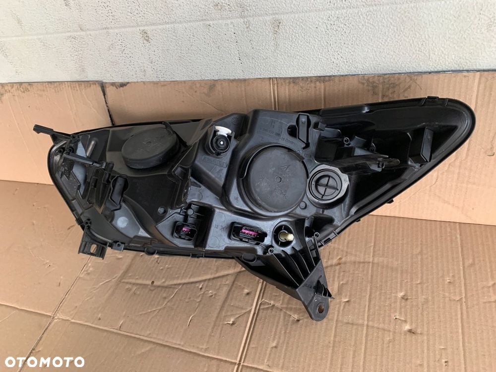 Lampa prawa przednia RENAULT CAPTUR I 1 - 11
