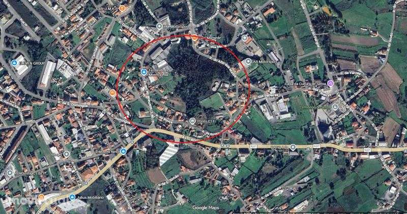 Terreno (parcial) estacionamento, retém, estaleiro, barcos. - Grande imagem: 2/3