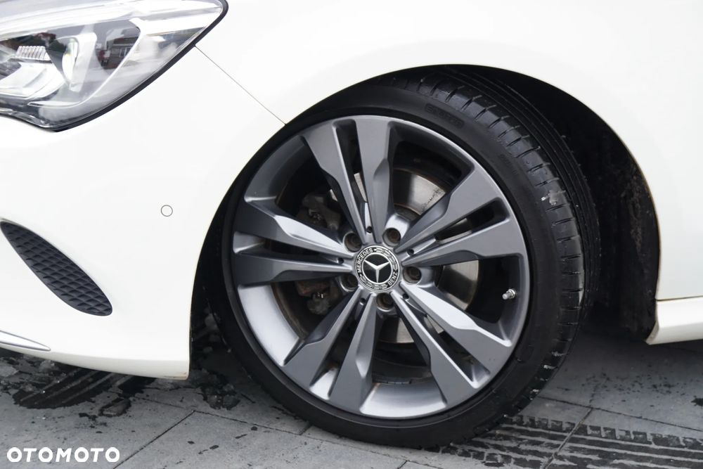 Mercedes-Benz CLA 180 7G-DCT UrbanStyle Edition - 8