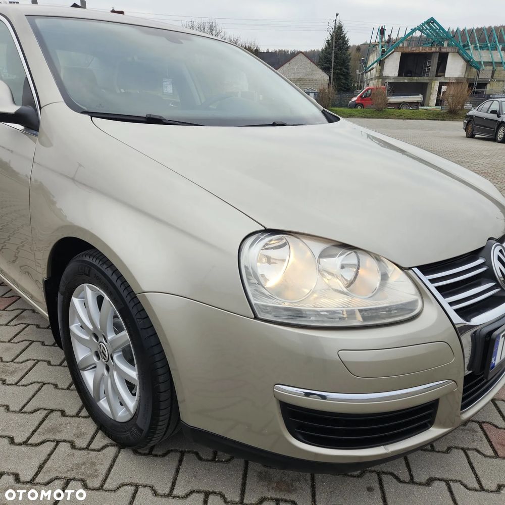 Volkswagen Jetta 1.9 TDI United - 11