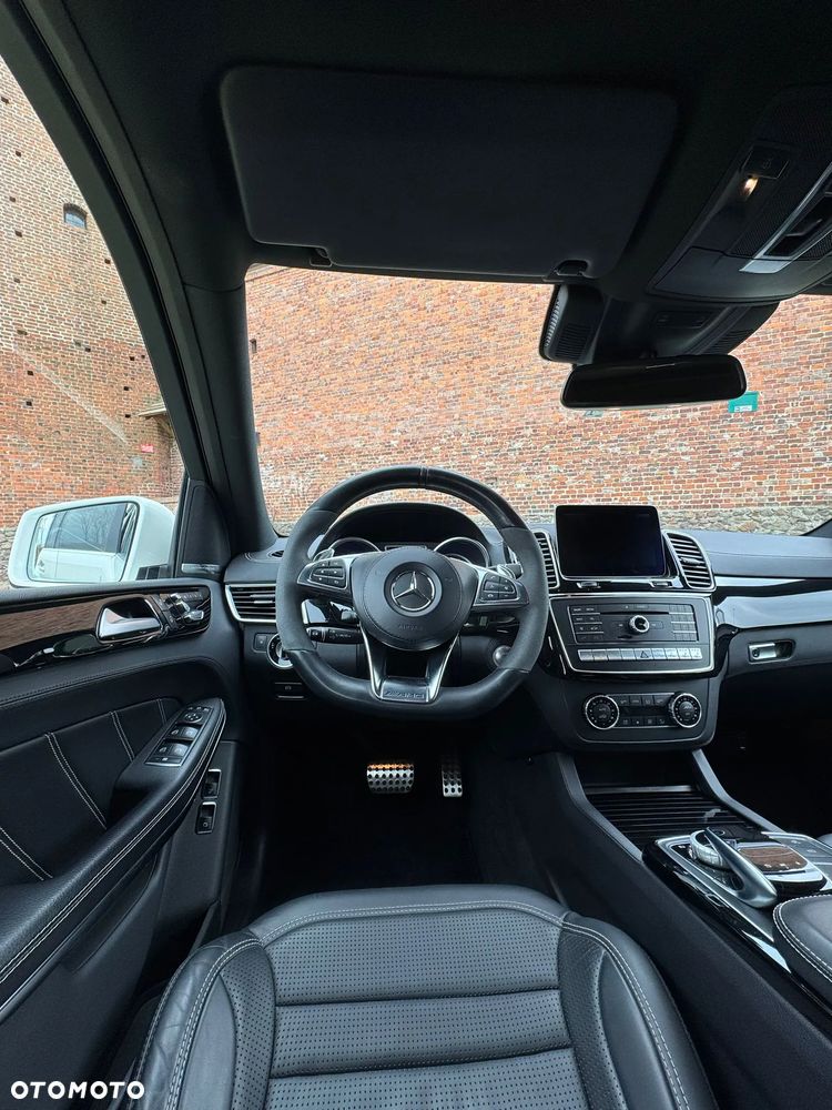 Mercedes-Benz GLS - 13