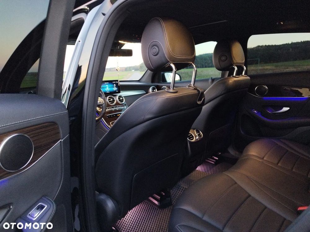 Mercedes-Benz GLC 300 4Matic 9G-TRONIC AMG Line - 22