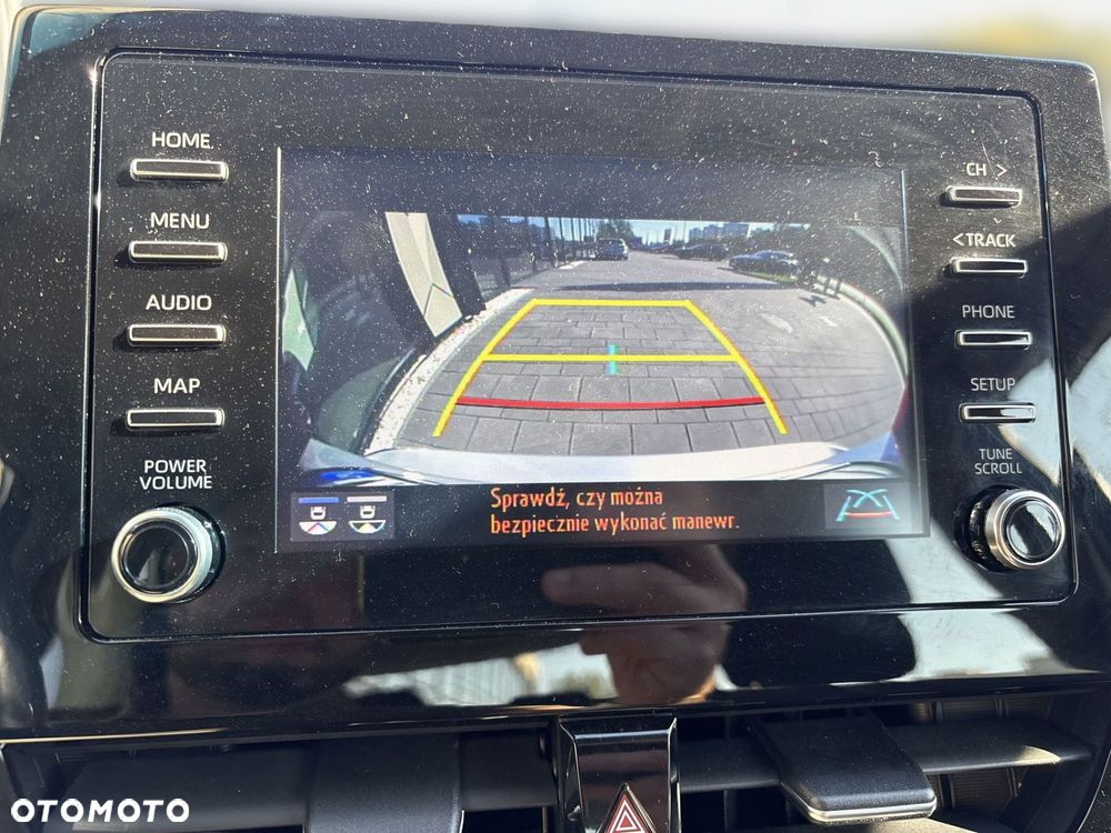 Toyota Camry 2.5 Hybrid Comfort CVT - 22