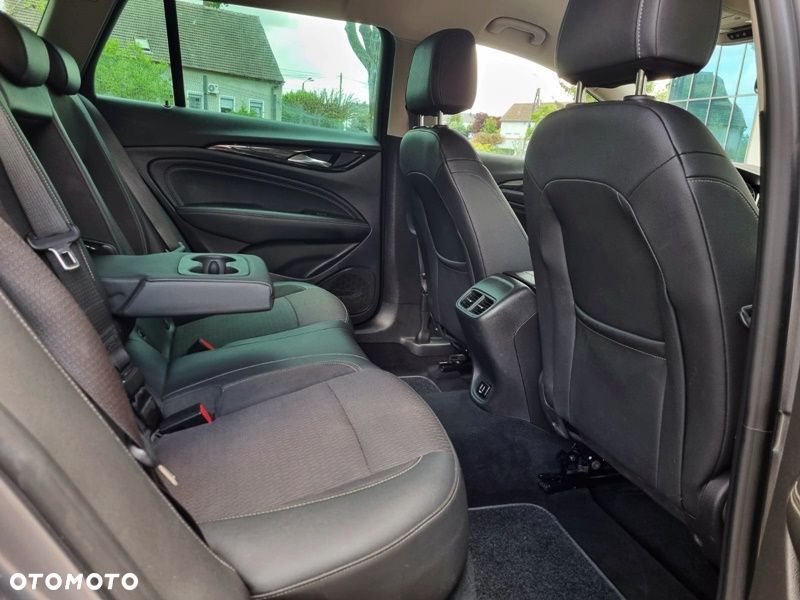 Opel Insignia 2.0 CDTI automatik Business Innovation - 24