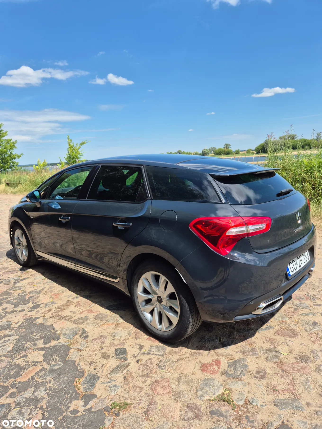 Citroën DS5 2.0 HDi Hybrid4 SoChic MCP - 11