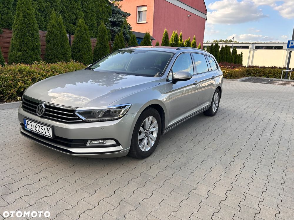 Volkswagen Passat - 1
