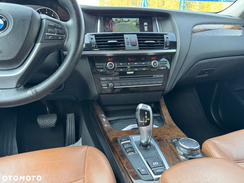 BMW X3 28i xDrive - 24