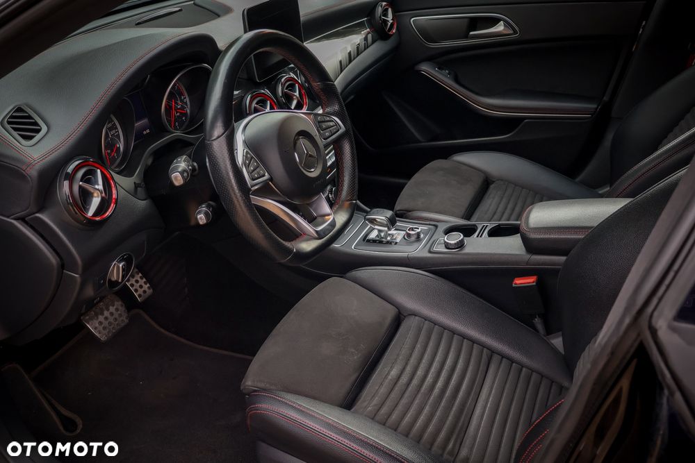 Mercedes-Benz CLA AMG 45 4-Matic - 20