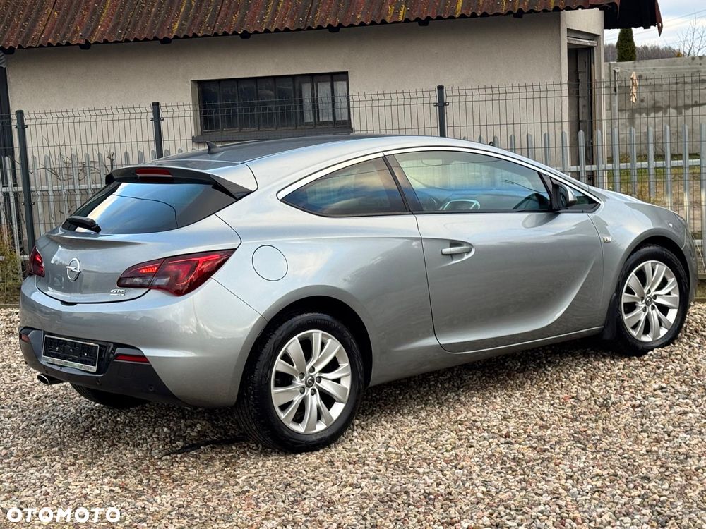 Opel Astra 1.6 Turbo Cosmo - 17
