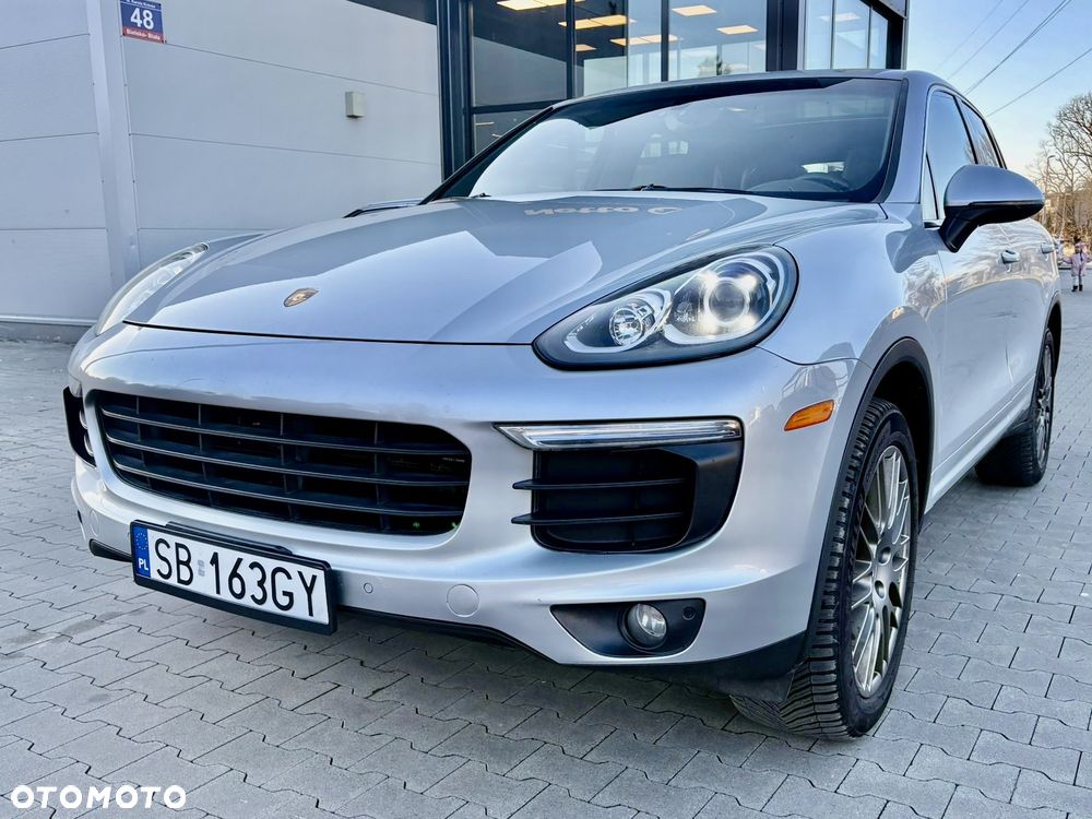 Porsche Cayenne - 1