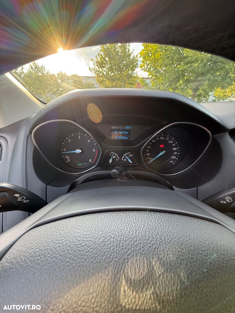 Ford Focus 1.5 TDCi Titanium - 9