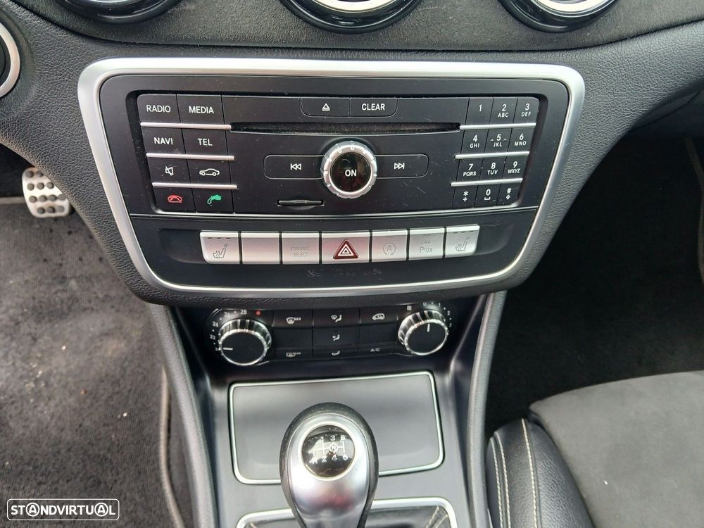 Mercedes-Benz A 200 d AMG Line - 23