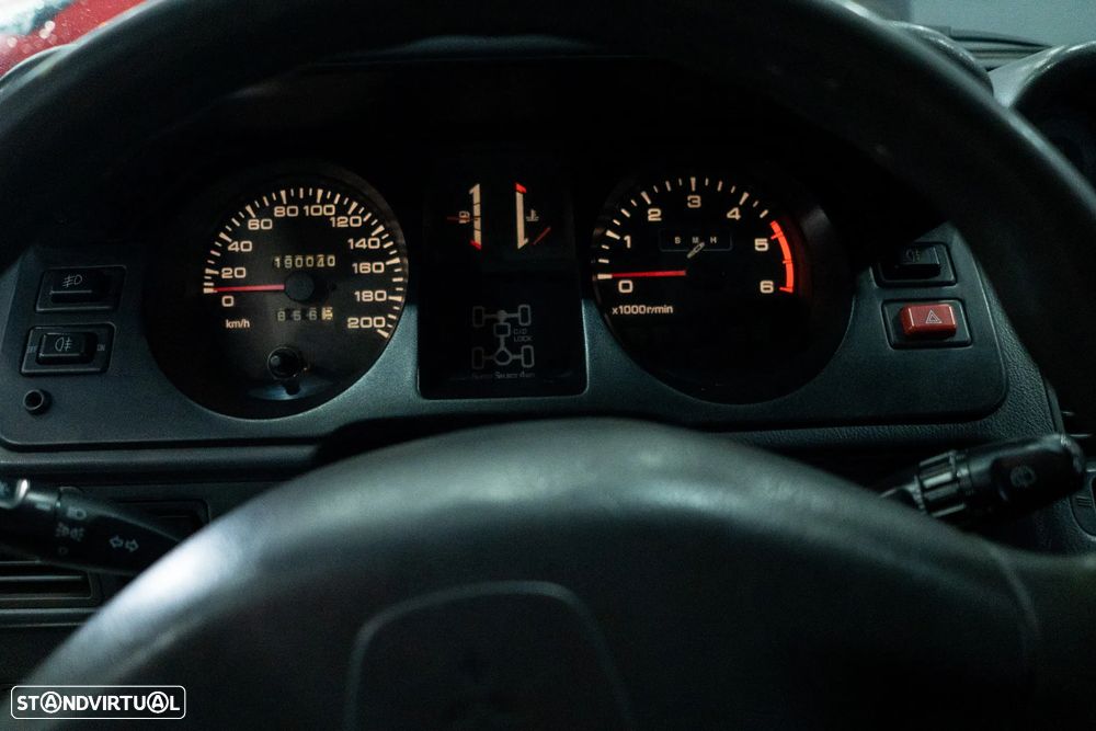 Mitsubishi Pajero - 16