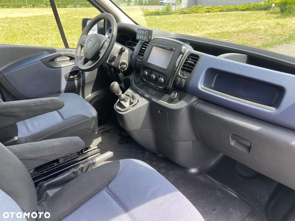 Opel Ambulans Karetka vivaro - 11