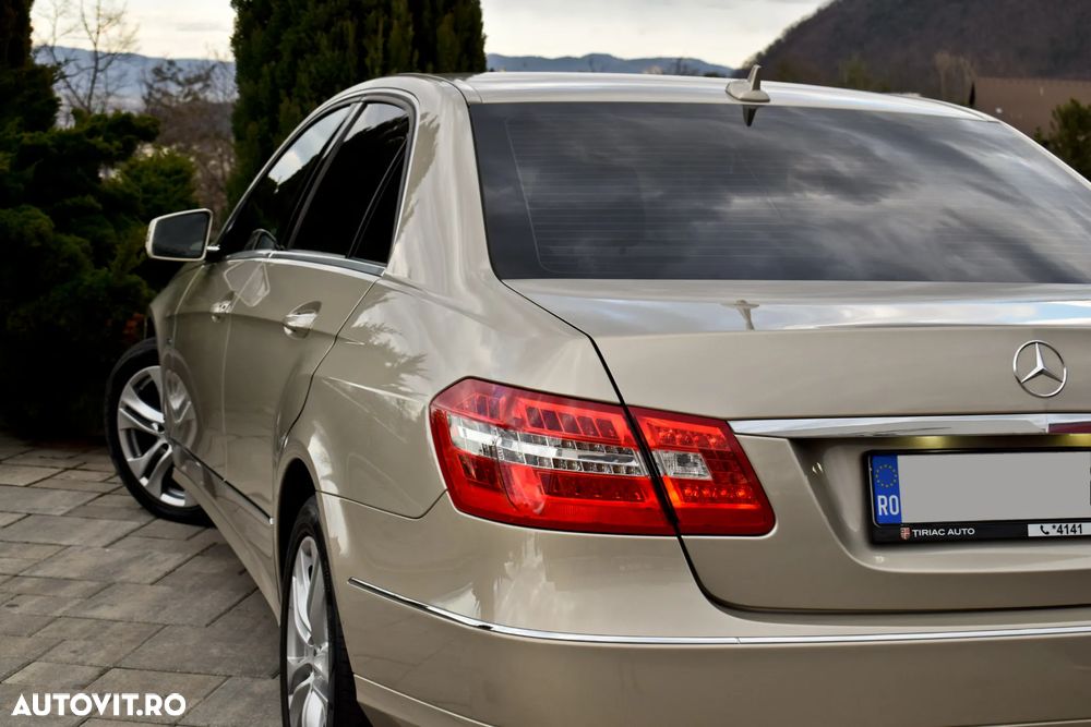 Mercedes-Benz E 220 CDI DPF BlueEFFICIENCY Automatik Avantgarde - 17