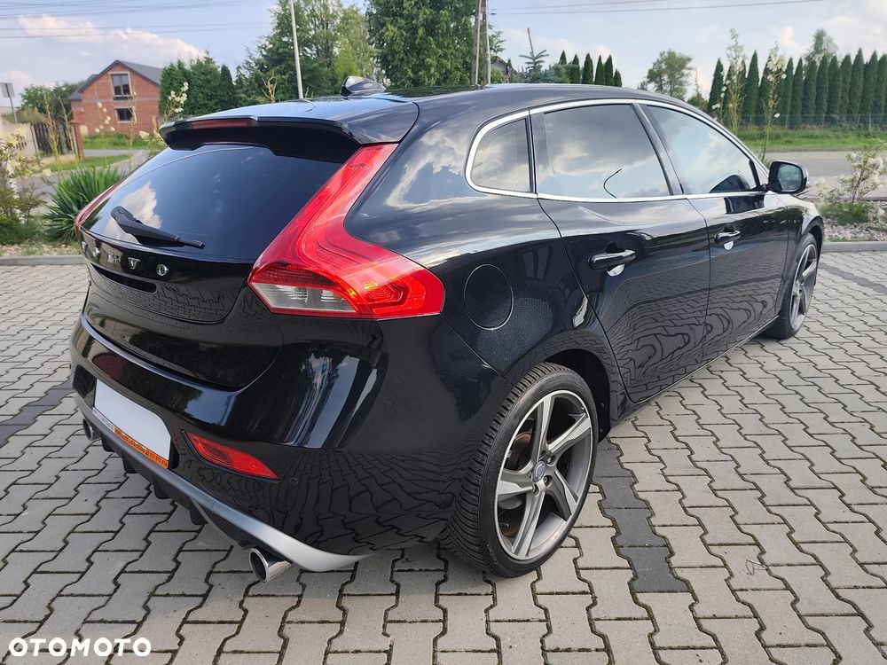 Volvo V40 D2 R Design - 4