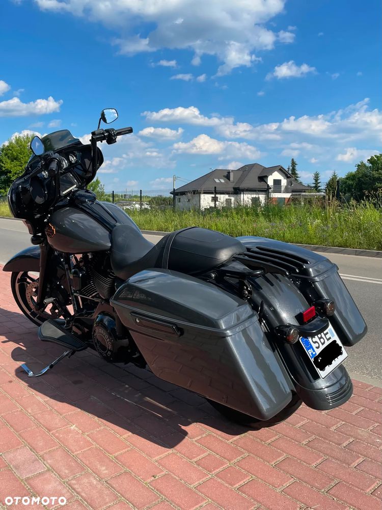 Harley-Davidson Touring Street Glide - 11