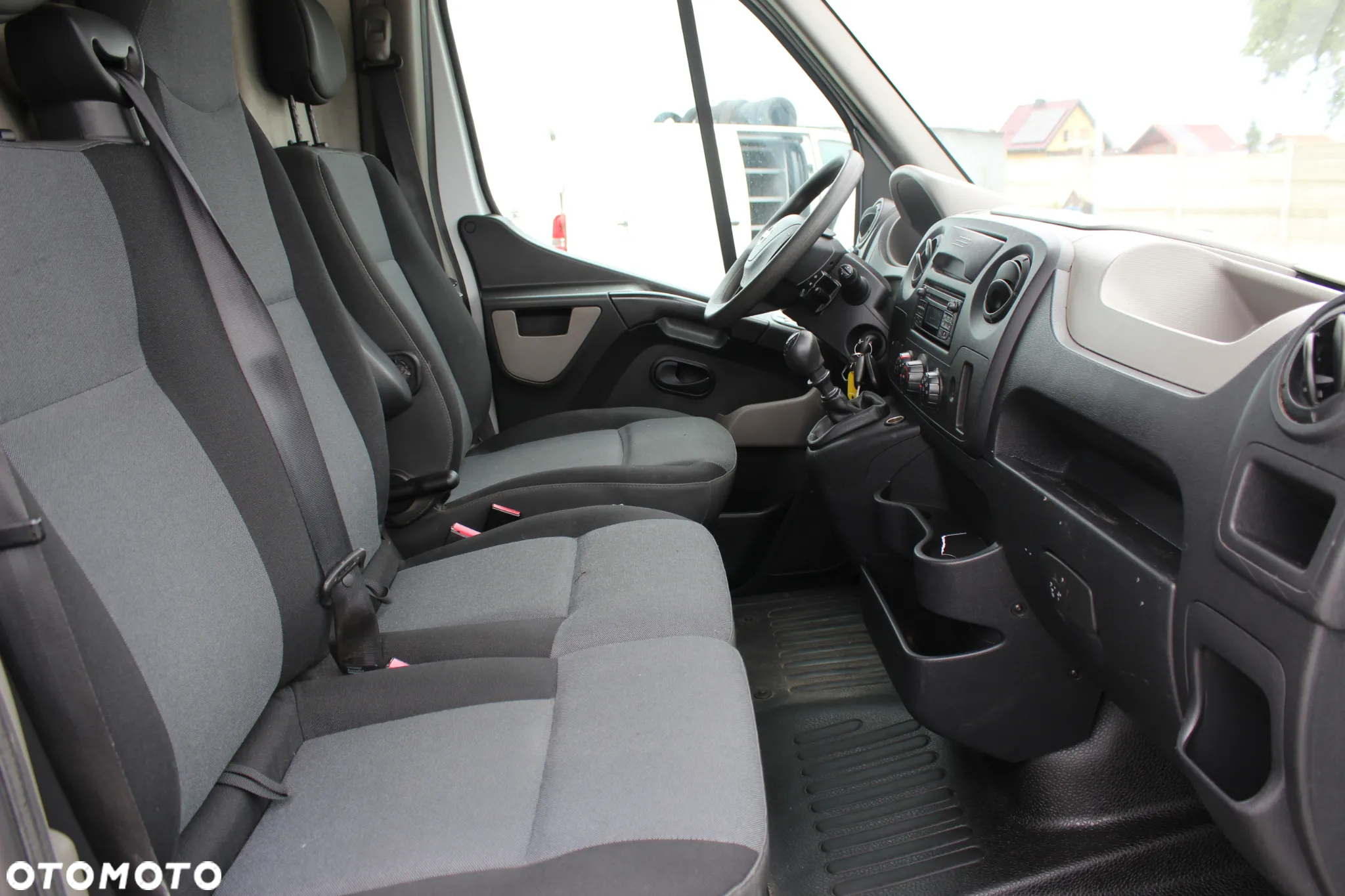 Nissan NV400 - 12