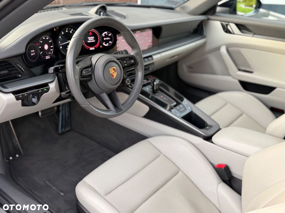 Porsche 911 Carrera 4S - 21