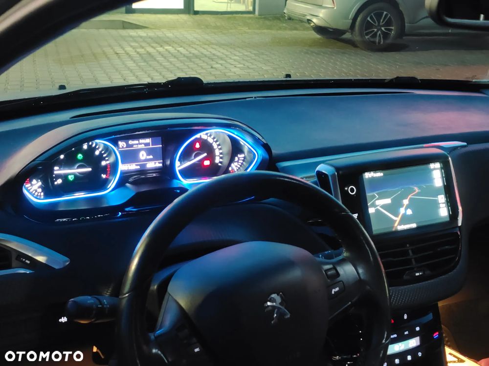 Peugeot 2008 PureTech 82 Allure - 3