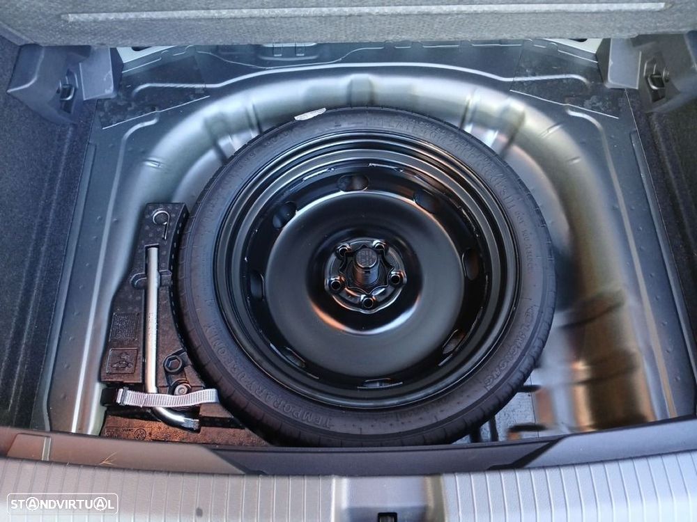 VW T-Roc 2.0 TDI R-Line DSG - 37