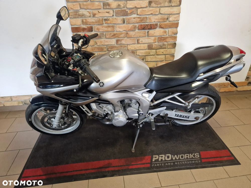 Yamaha FZ6 - 8