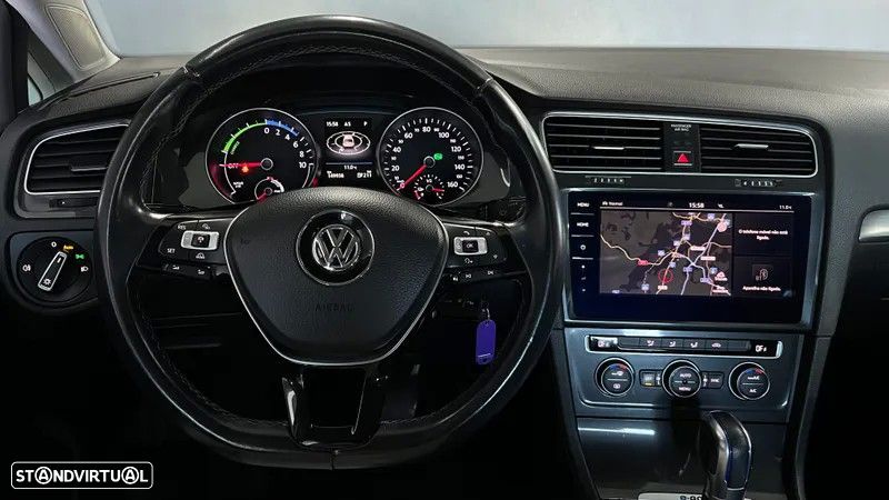 VW e-Golf - 10