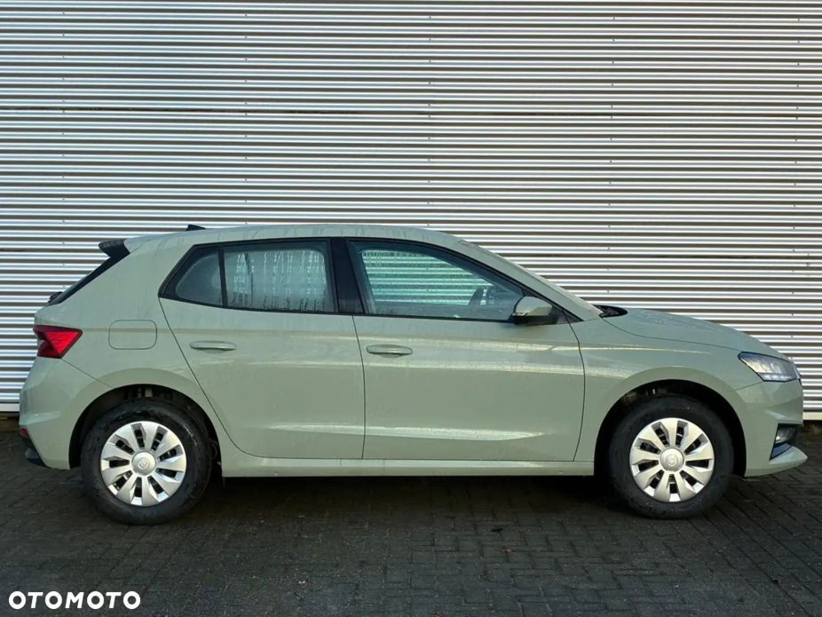 Skoda Fabia 1.0 Essence - 5