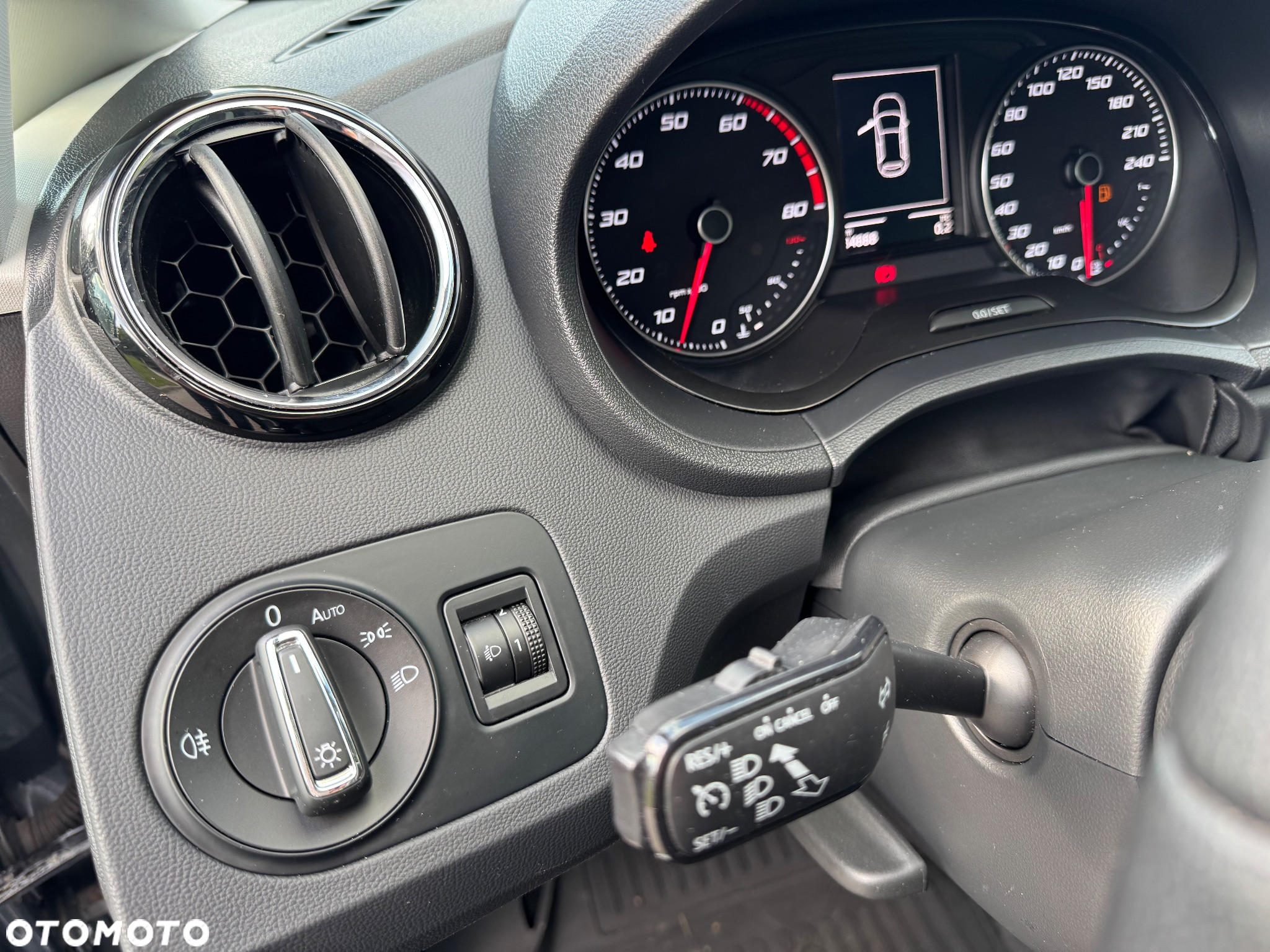 Seat Ibiza 1.2 TSI CONNECT - 11