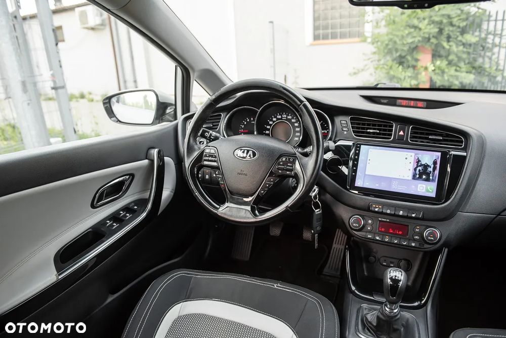 Kia Ceed 1.6 CRDi 128 Spirit - 27