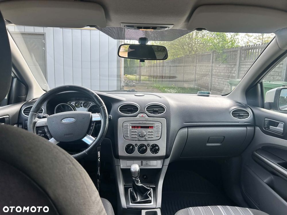 Ford Focus 1.6 Ambiente - 9