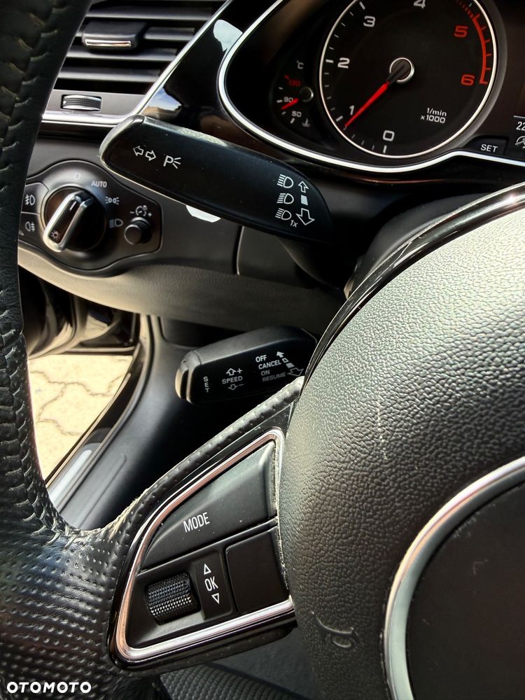 Audi A4 Avant 2.0 TDI DPF quattro S line Sportpaket - 12