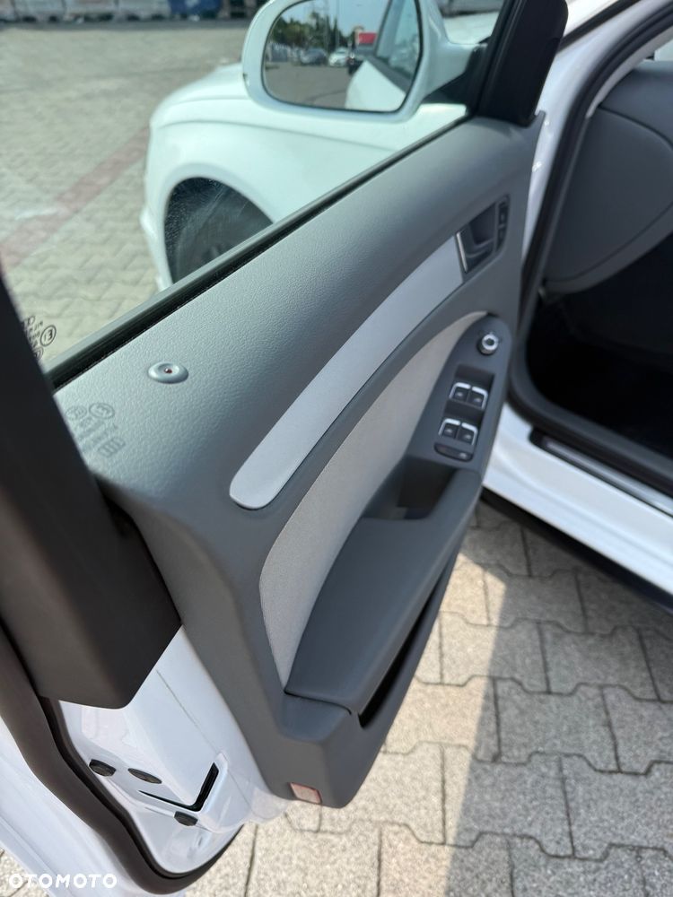 Audi A4 Avant 2.0 TDI Multitronic - 9