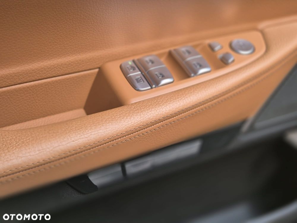 BMW Seria 7 - 28