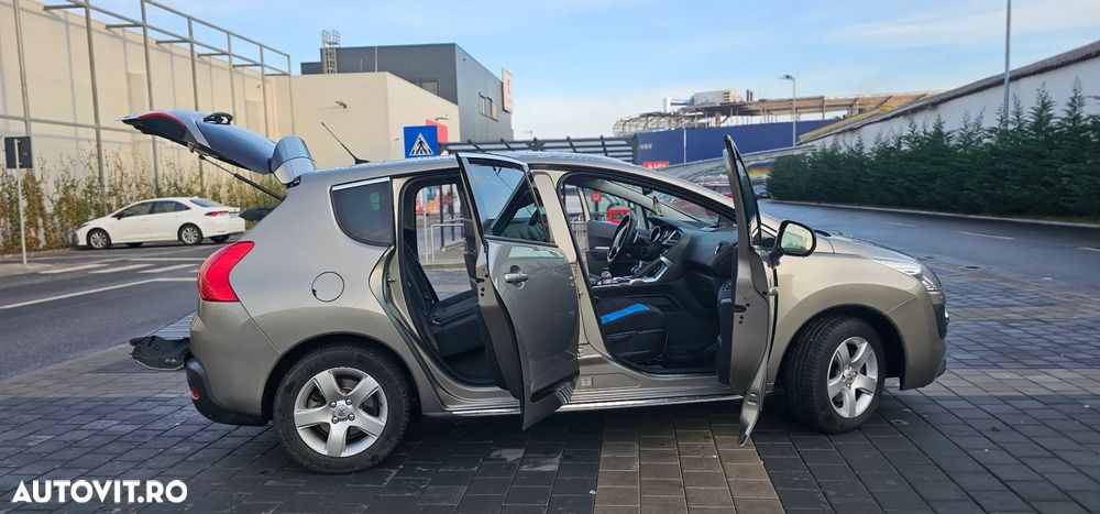 Peugeot 3008 Hybrid4 - 7