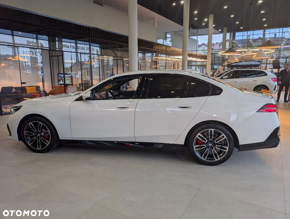 BMW Seria 5 520d xDrive mHEV M Sport - 4