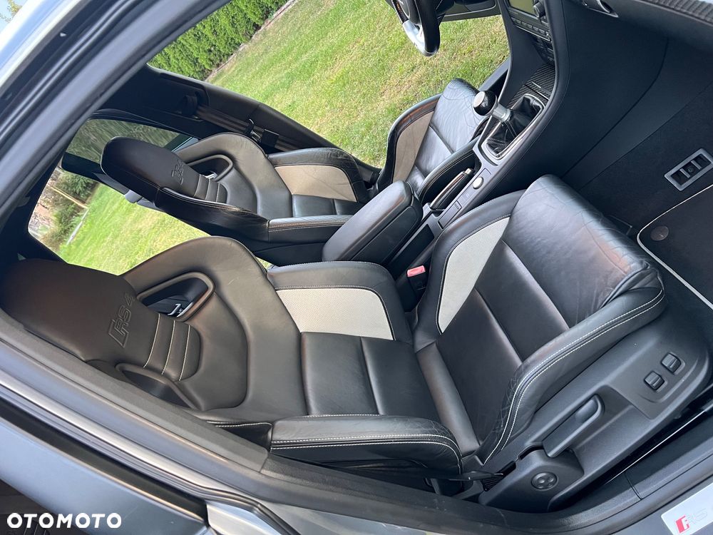 Audi RS4 Limousine - 18