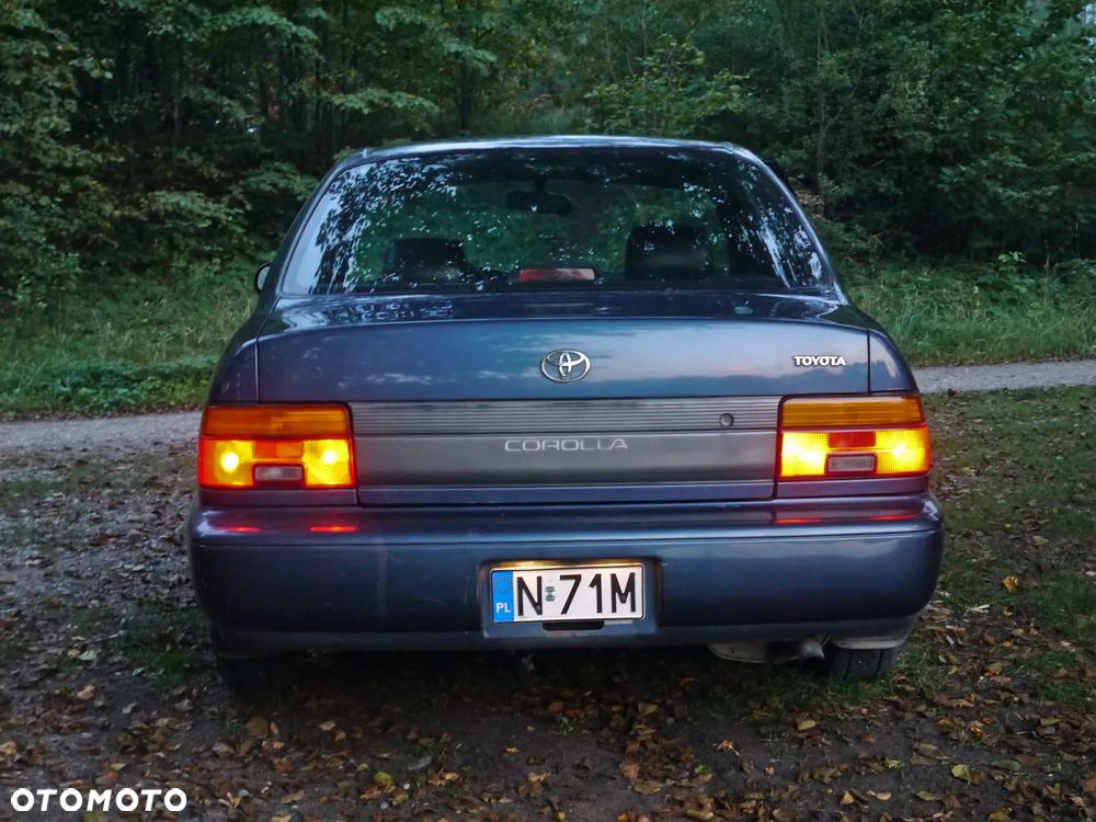 Toyota Corolla - 1