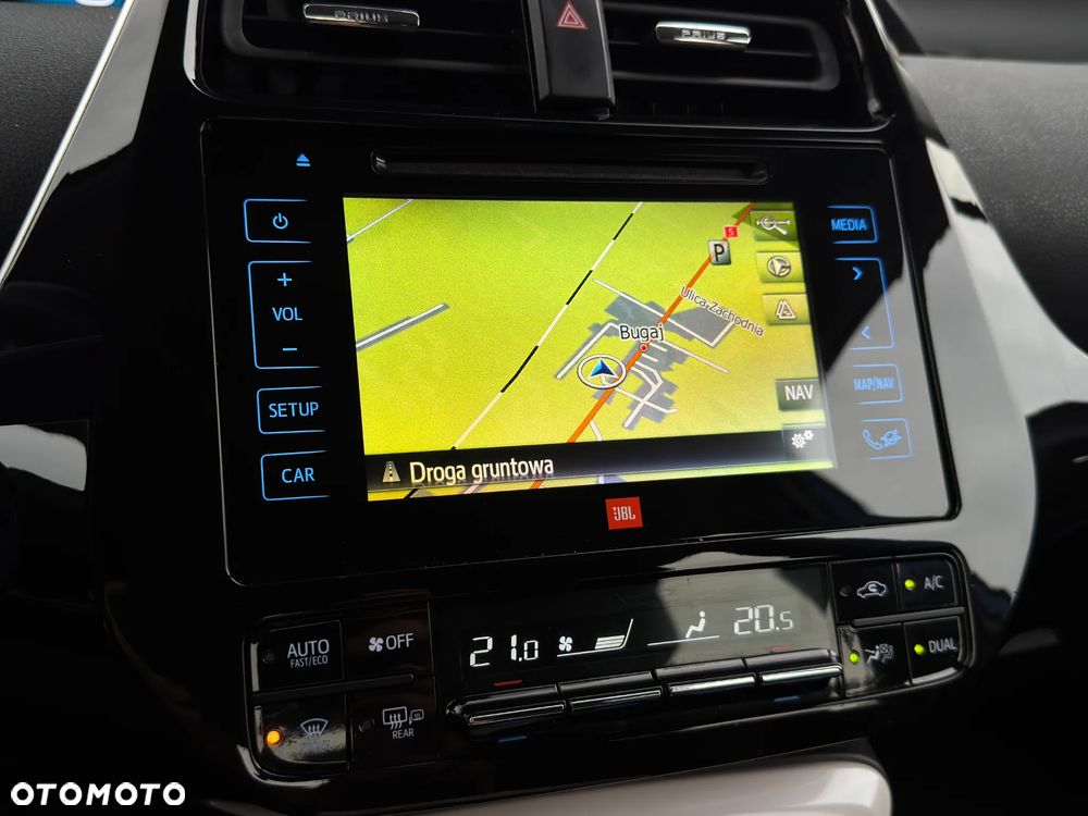 Toyota Prius 1.8 Hybrid Premium - 32