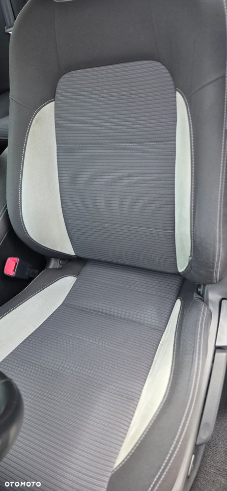 Toyota Avensis 2.0 Premium MS - 37