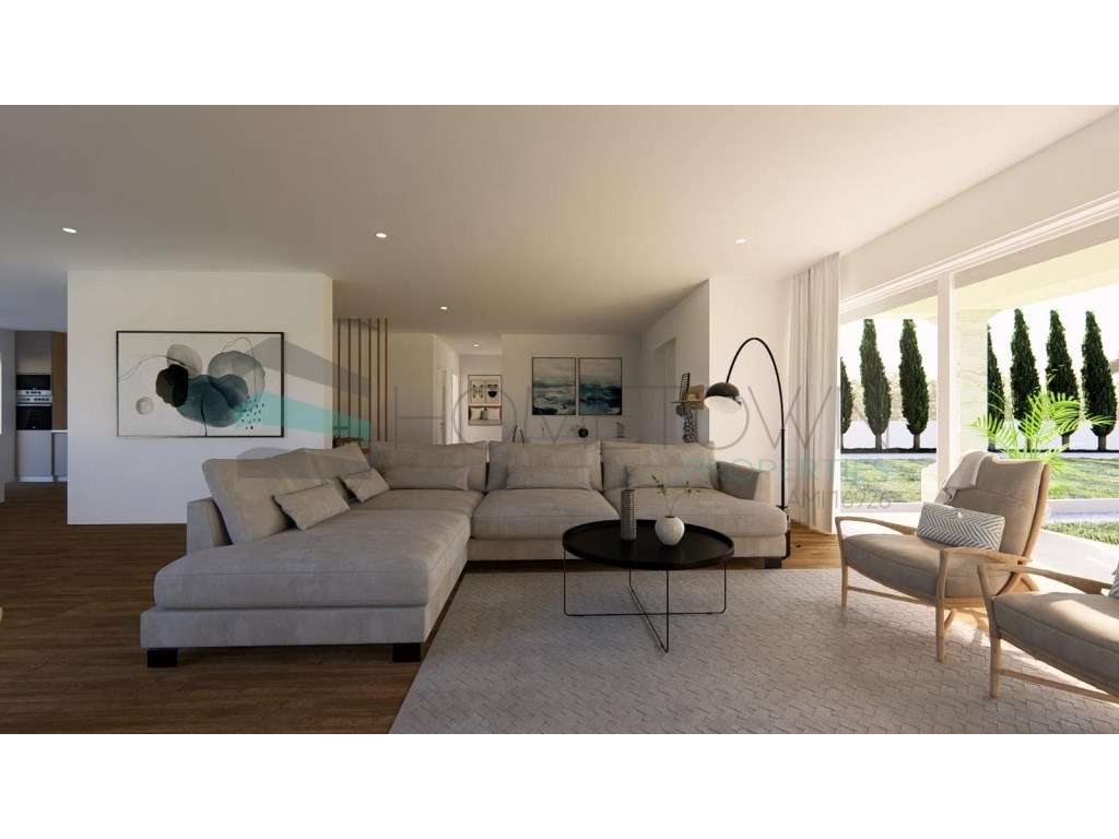 Moradia de Luxo V4 em Renovação - Localização Privilegiada em Vilam... - Grande imagem: 5/25