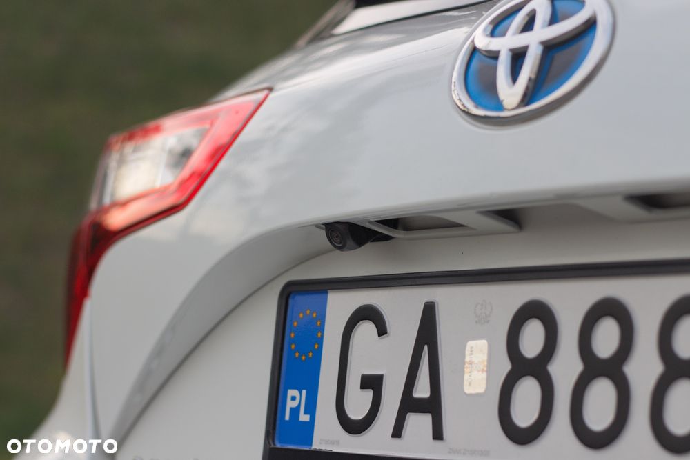 Toyota Yaris Hybrid 100 Selection Pure - 16