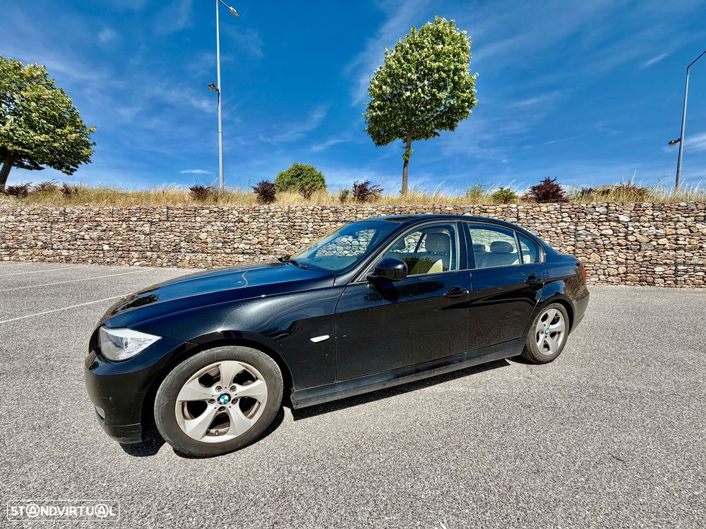 BMW 320 d EfficientDynamics Navigation - 24