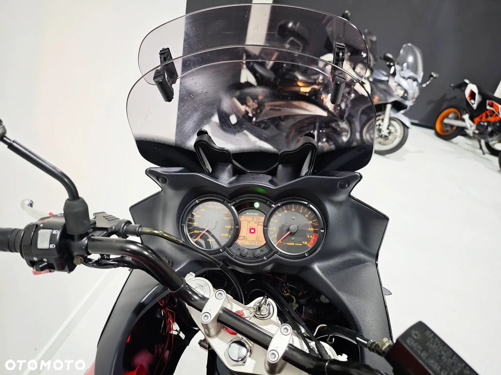 Suzuki V-STROM - 9