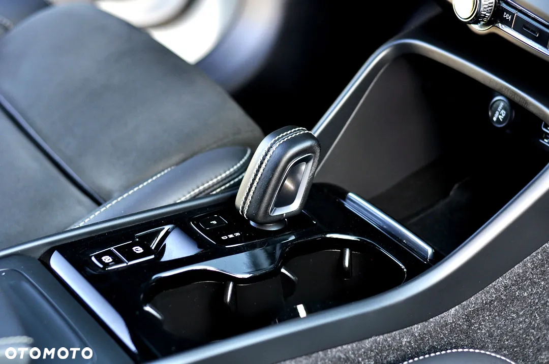 Volvo XC 40 T3 R-Design - 15