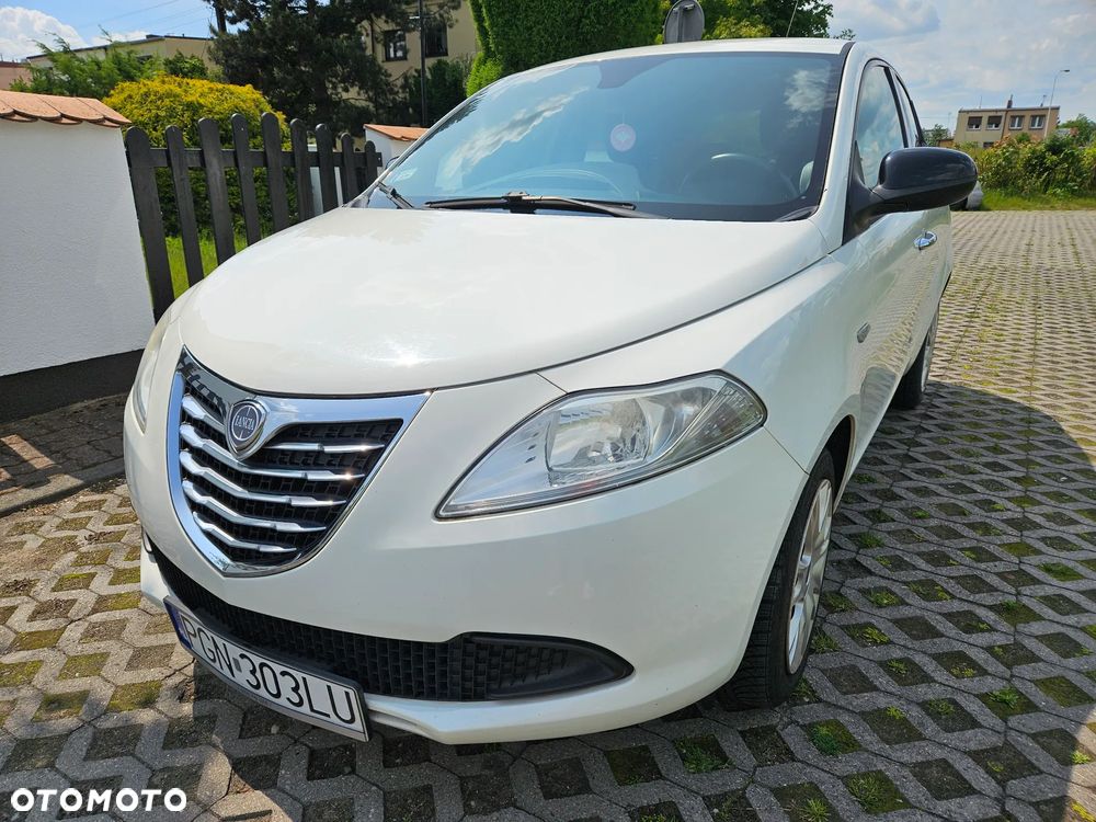 Lancia Ypsilon 1.2 8V Gold - 11