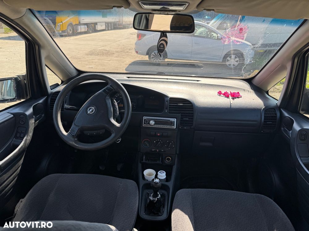 Opel Zafira - 10