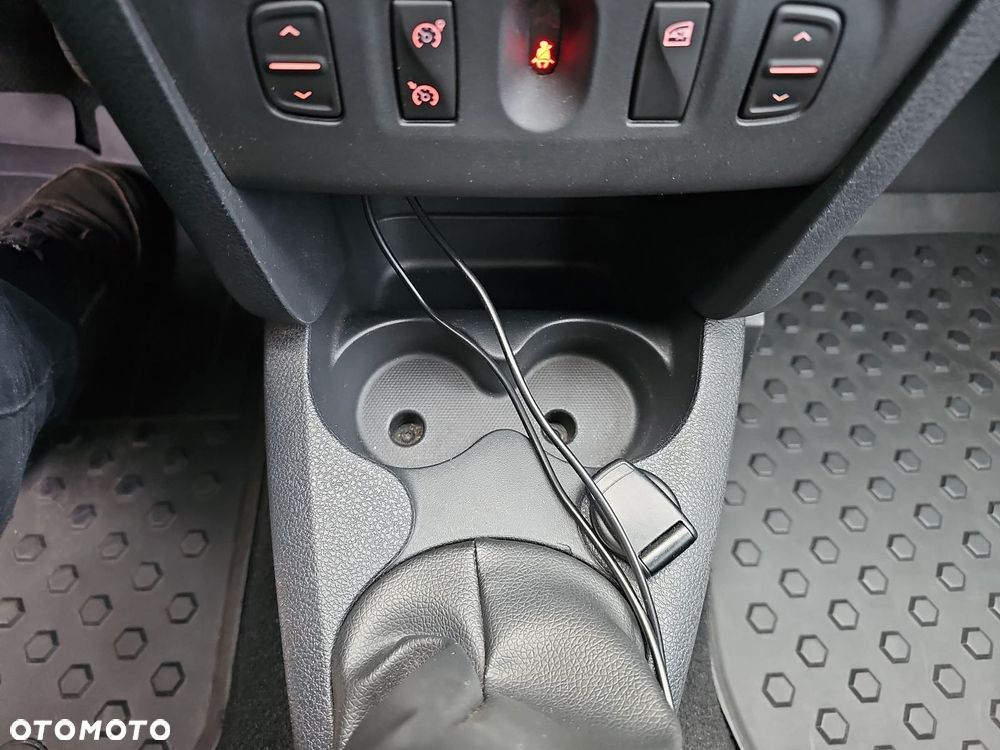 Dacia Logan 0.9 TCe Techroad S&S - 25