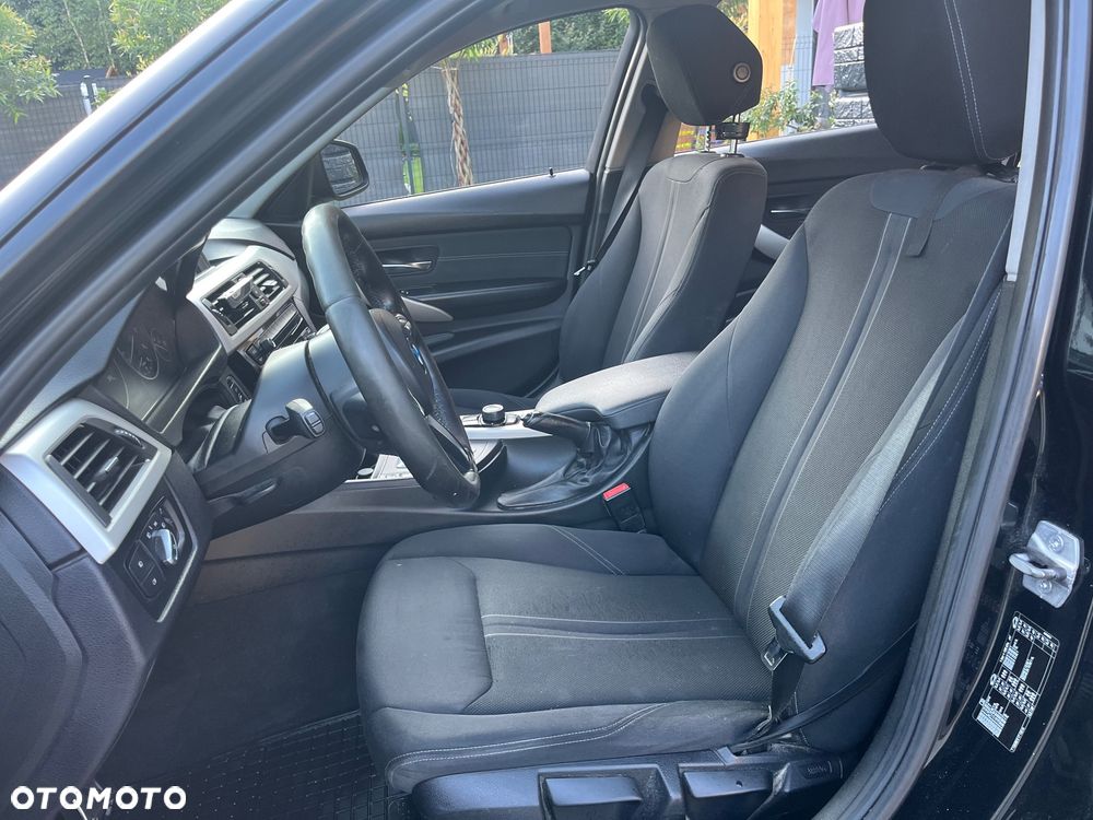 BMW Seria 3 - 16