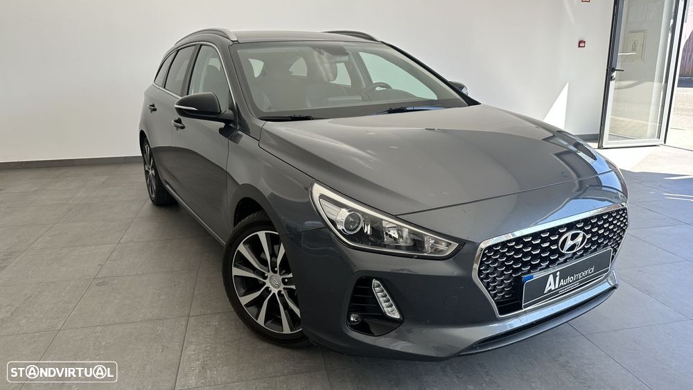 Hyundai i30 SW 1.6 CRDi Blue Comfort Auto AC+J17 - 1